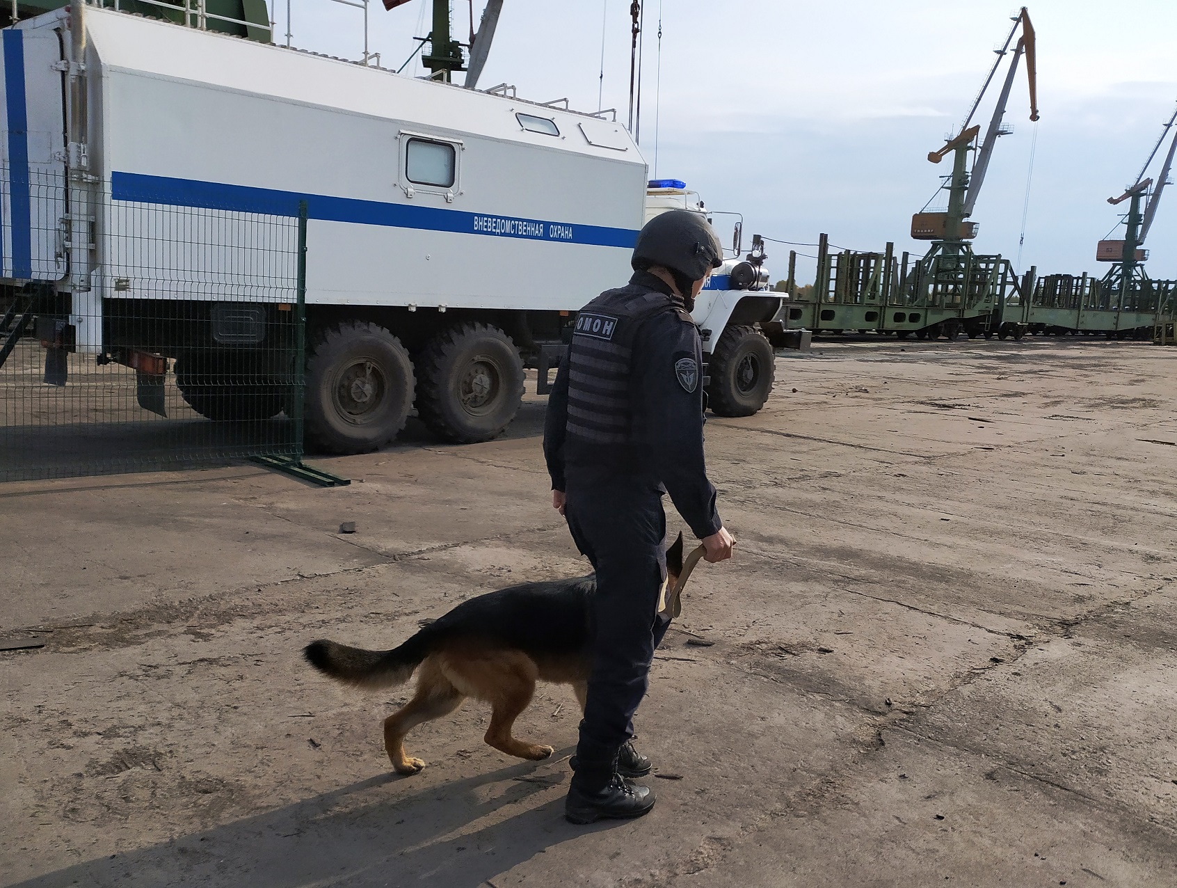 В Архангельске прошли учения по защите объектов торгового порта